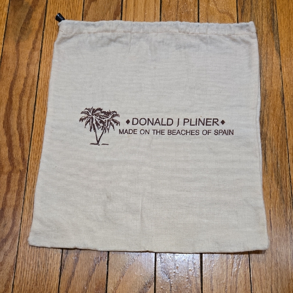 DONALD J PLINER ▪︎ Tan Dust Bag with Logo